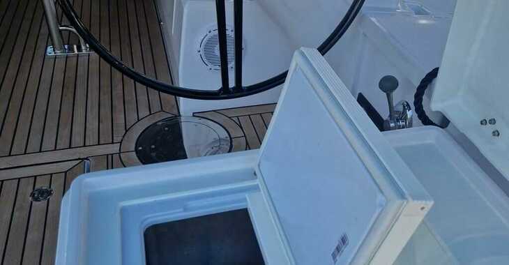 Rent a sailboat in Veruda Marina - Elan Impression 43