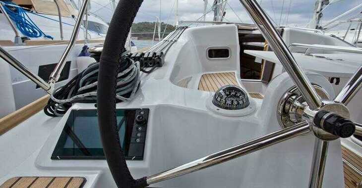 Rent a sailboat in Veruda - Sun Odyssey 349