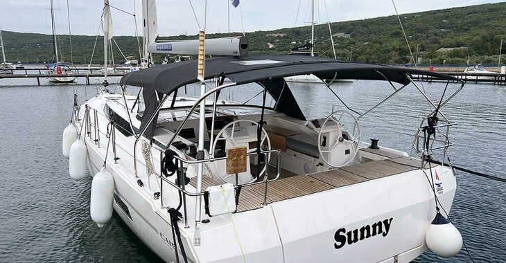 Chartern Sie segelboot in Punat - Bavaria C45 Style - 3 cab.