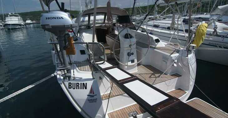 Rent a sailboat in Punat Marina - Bavaria Cruiser 33
