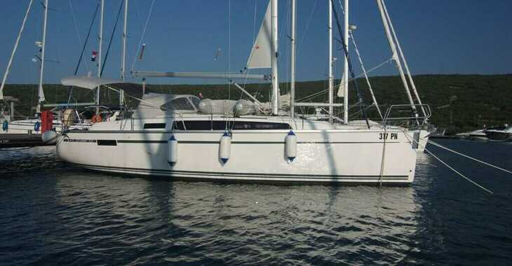 Rent a sailboat in Punat - Bavaria Cruiser 33