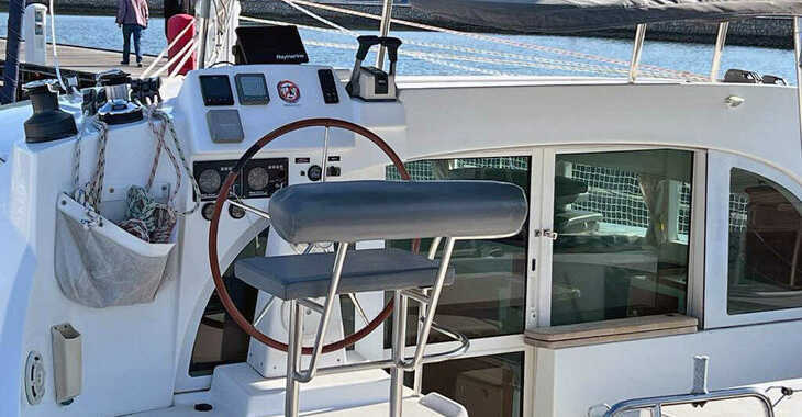 Rent a catamaran in Punat - Lagoon 380 S2 - 4 + 2 cab.