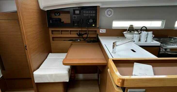 Rent a sailboat in Punat Marina - Sun Odyssey 410 - 3 cab.