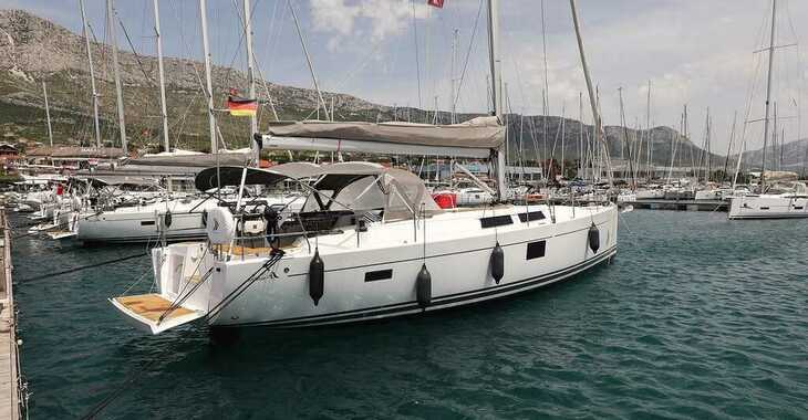 Rent a sailboat in Marina Mandalina - Hanse 455