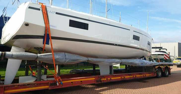 Rent a sailboat in El Arenal - Bavaria C42