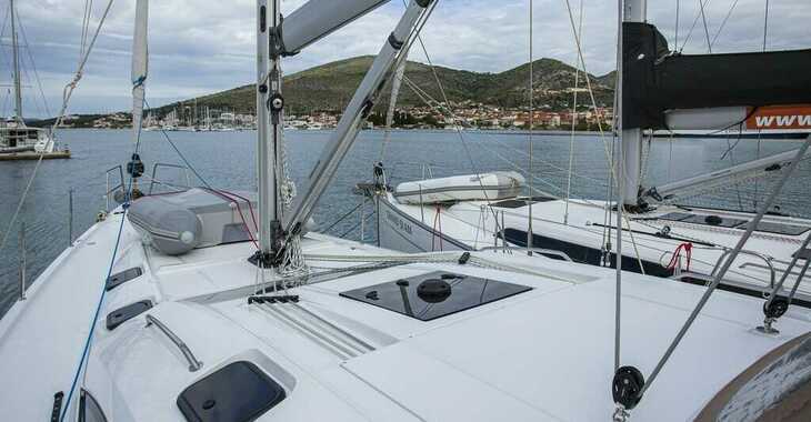 Rent a sailboat in Marina Baotić - Elan 50 Impression (5+1cabins / 2+1 toilet)