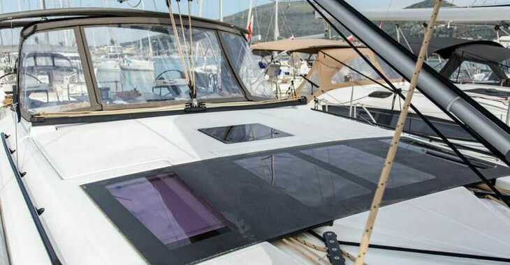 Rent a sailboat in Marina Baotić - Dufour 530