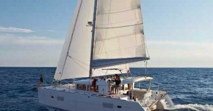 Rent a catamaran in Rhodes Marina - Lagoon 400 - 4 + 2 cab.