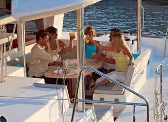 Rent a catamaran in Rhodes Marina - Lagoon 400 - 4 + 2 cab.