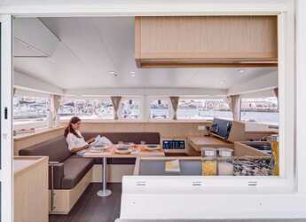 Rent a catamaran in Rhodes Marina - Lagoon 400 - 4 + 2 cab.