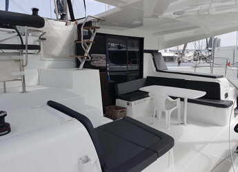 Rent a catamaran in Rhodes Marina - Lagoon 42 - 4 + 2 cab.