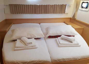 Rent a catamaran in Rhodes Marina - Lagoon 42 - 4 + 2 cab.