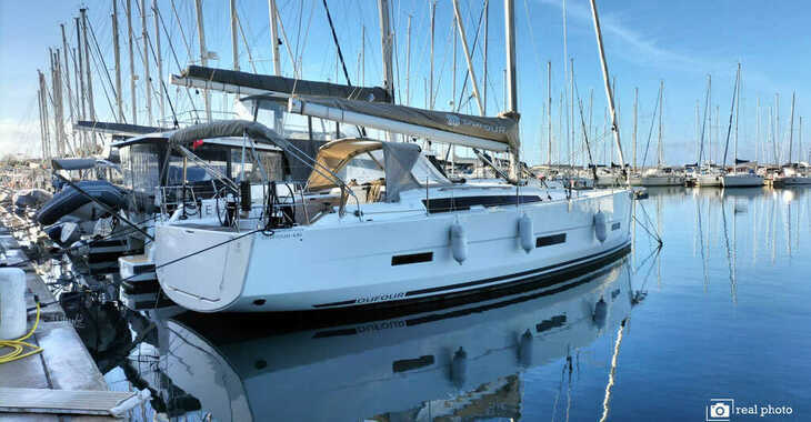 Rent a sailboat in Marina di Stabia - Dufour 430
