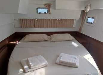 Rent a catamaran in Porto Capo d'Orlando Marina - Lagoon 42