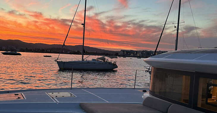 Alquilar catamarán en Marina Ibiza - Lagoon 50
