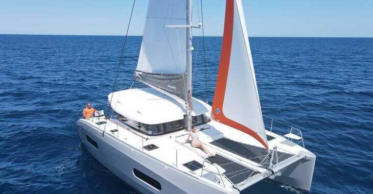 Rent a catamaran in Palma de mallorca - Excess 11