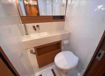 Rent a sailboat in D-Marin Marina Lefkas - Dufour 470 - 5 + 1 cab.