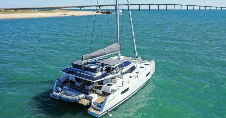 Rent a catamaran in Port Olona - Fountaine Pajot Tanna 47 - 5 cab.