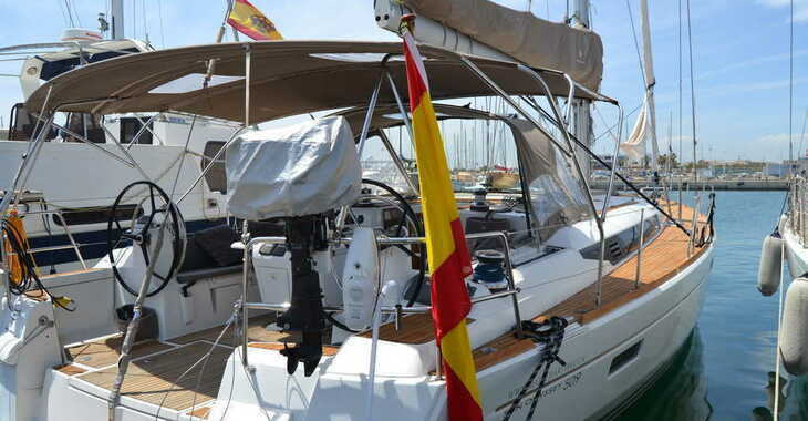 Rent a sailboat in Sant antoni de portmany - Jeanneau Sun odyssey 509
