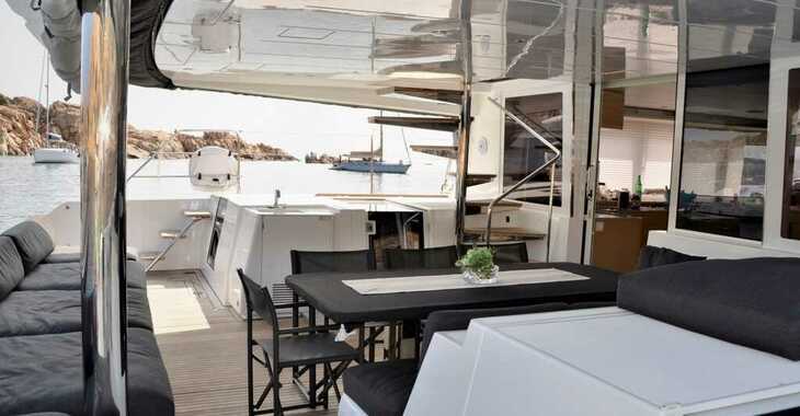 Rent a catamaran in Cala dei Sardi - Lagoon 560 S2
