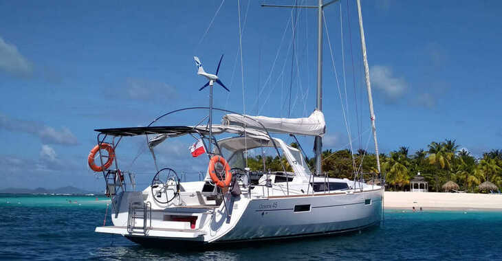 Rent a sailboat in Cagliari port (Karalis) - Oceanis 45