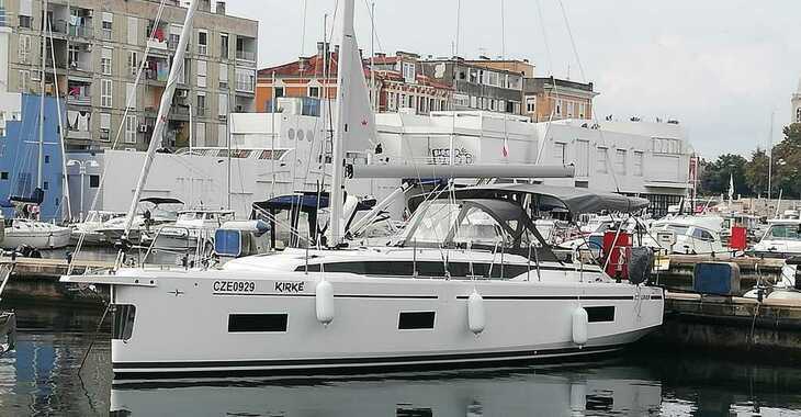 Rent a sailboat in Zadar Marina - Bavaria C38 (2 heads)