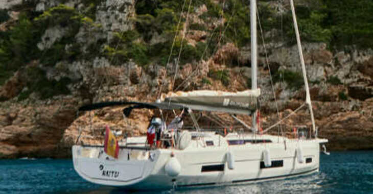 Rent a sailboat in Club Naútico de Sant Antoni de Pormany - Dufour 470