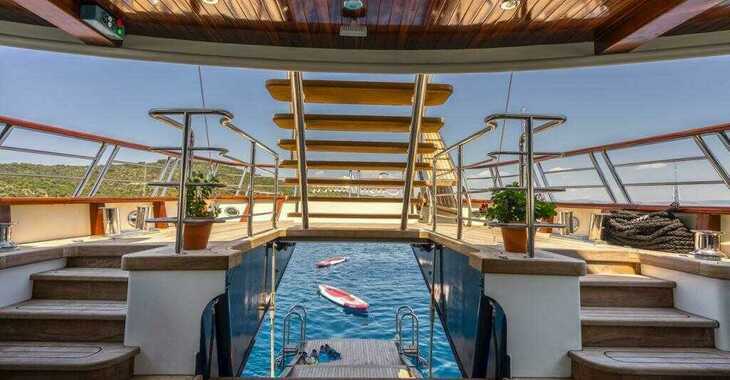 Rent a schooner in Split (ACI Marina) - Casablanca