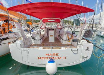 Chartern Sie segelboot in Luka Marina - Oceanis 38.1