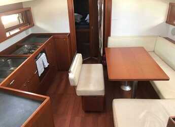 Alquilar velero en Marina del Sur. Puerto de Las Galletas - Oceanis 45-4