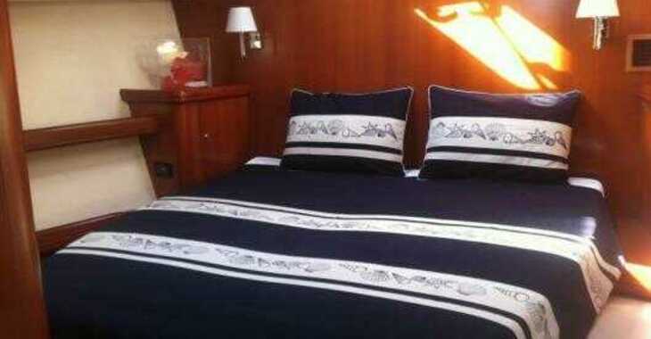 Chartern Sie segelboot in Vlychada Marina - Oceanis 523 Clipper