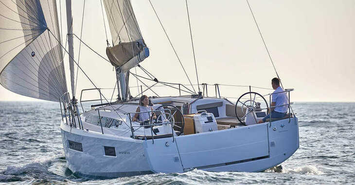 Rent a sailboat in Agios Kosmas Marina - Sun Odyssey 410 - 3 cab.