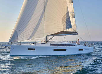 Rent a sailboat in Agios Kosmas Marina - Sun Odyssey 410 - 3 cab.