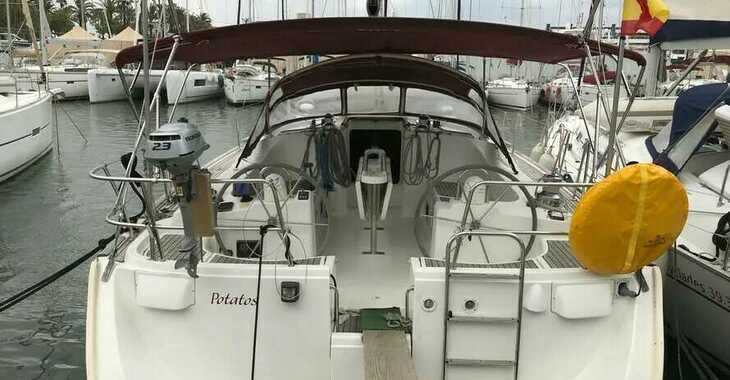 Rent a sailboat in Muelle de la lonja - Oceanis 473 + EXTRAS