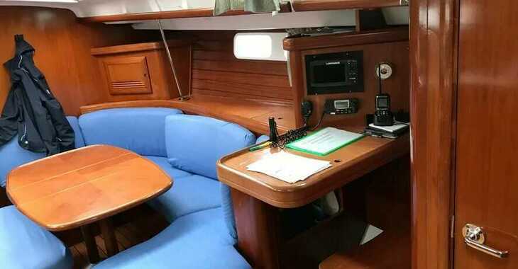 Rent a sailboat in Muelle de la lonja - Oceanis 473 + EXTRAS