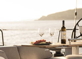 Alquilar velero en Olympic Marine - First 53