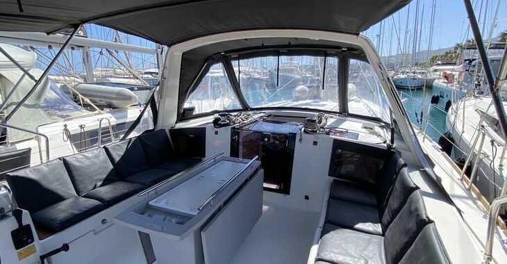 Rent a sailboat in Rhodes Marina - Oceanis 45/3