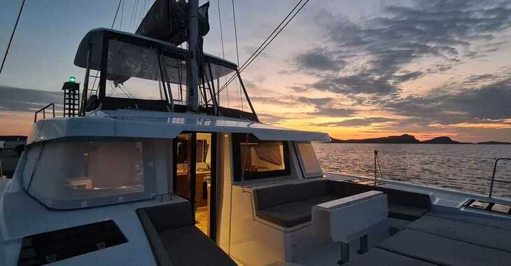Louer catamaran à Lavrion Marina - Bali 4.6 OPEN SPACE ( 7 cabins, SOUNTLESS GENERATOR , WATER MAKER , SOLAR PANEL , A/C 6 UNITS , WATERMAKER, DISHWASHER , BOTTLE WATER TO FREEZER, TV EXCELENCE PACK )v