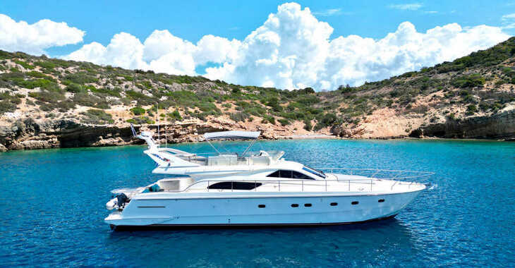 Chartern Sie yacht in Glifadha Marina A - Ferretti 57 