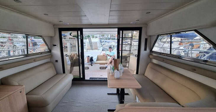 Chartern Sie motorboot in Marina Zeas - Princess 470