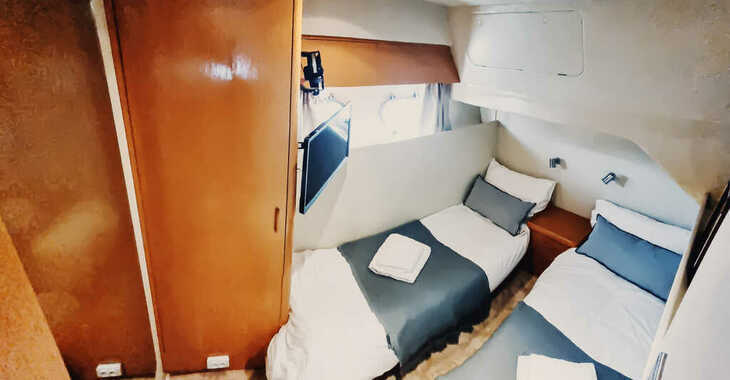 Chartern Sie yacht in Marina Delta Kallithea - Princess F55