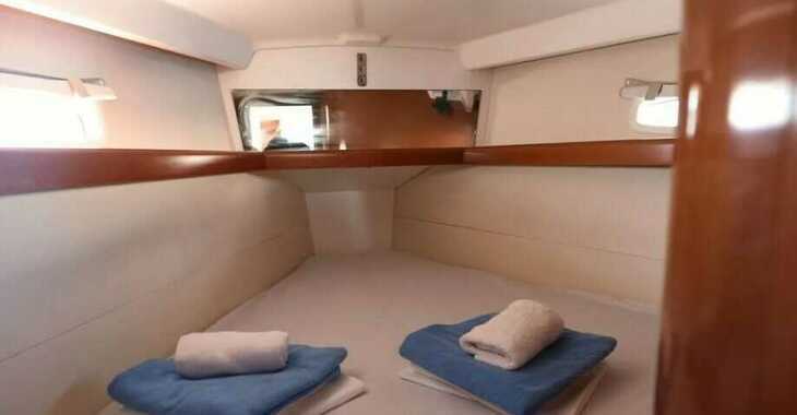 Rent a sailboat in Marina Paleros - Beneteau Oceanis 40