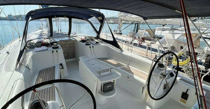Rent a sailboat in Lavrion Marina - Oceanis 54