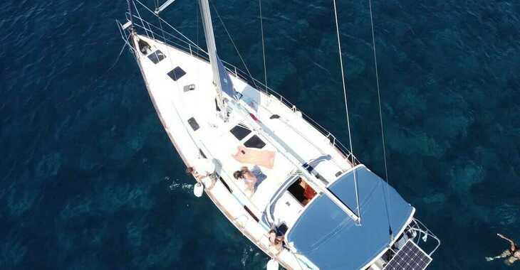 Rent a sailboat in Marina Delta Kallithea - Bavaria 42