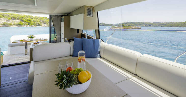 Louer yacht à Alimos Marina - Prestige 520