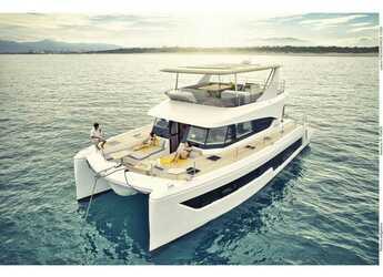 Rent a power catamaran in Alimos Marina - Aventura 50