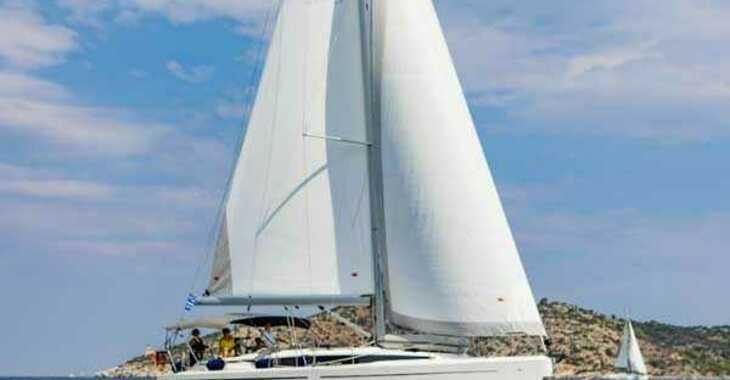 Rent a sailboat in Corinth Harbour - Bavaria C42