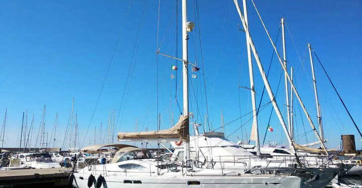 Chartern Sie segelboot in Lefkas Hafen - Sun Odyssey 54DS
