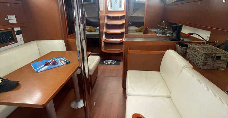 Rent a sailboat in Marina Real Juan Carlos I - Beneteau Oceanis 41