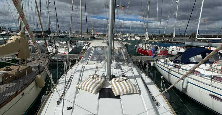 Rent a sailboat in Marina Real Juan Carlos I - Beneteau Oceanis 41